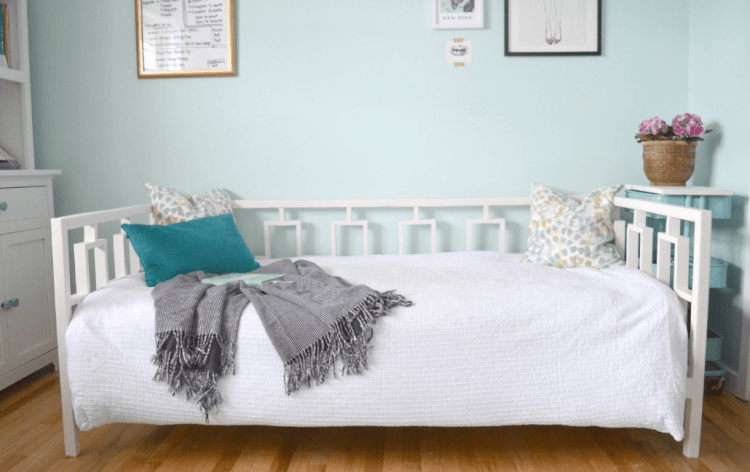 DIY Daybed for a Home Office