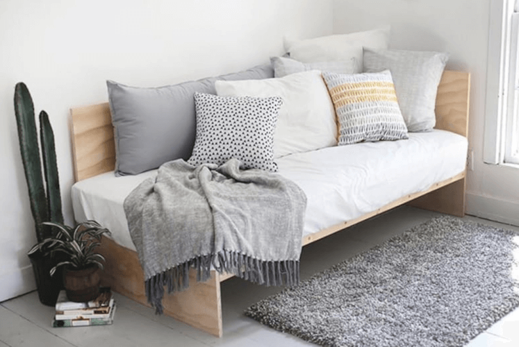 DIY wooden daybed with trundle