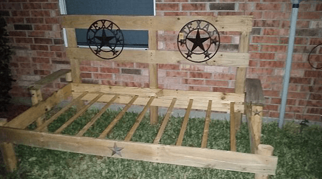 pallet daybed diy Pallet DIY Daybed