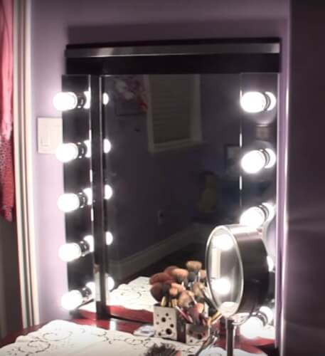 DIY hollywood mirror with lights
