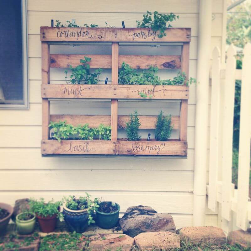 DIY Outdoor Herb Garden Ideas DIY Pallet Herb Garden