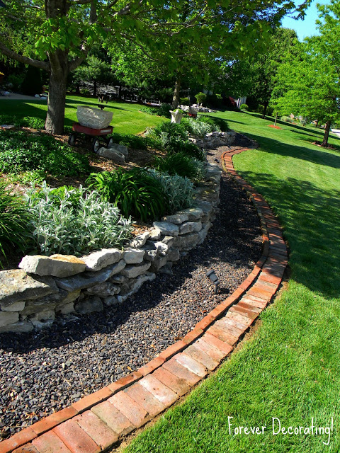 Pictures of Lawn Edging Ideas Bricks, Pebbles, and Stones