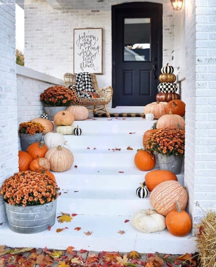 Front Porch Outdoor Fall Decor Staircase with Pumpkin