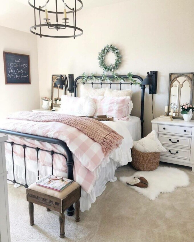 Modern Farmhouse Bedroom Ideas Pretty in Pink