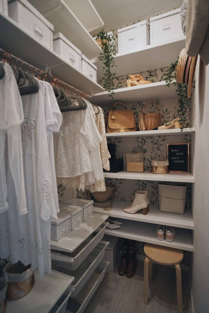 Walk In Closet Ideas Walk in Closet with Natural Vibe