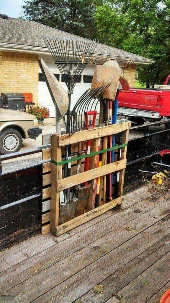 diy garden tools storage DIY Pallet Storage